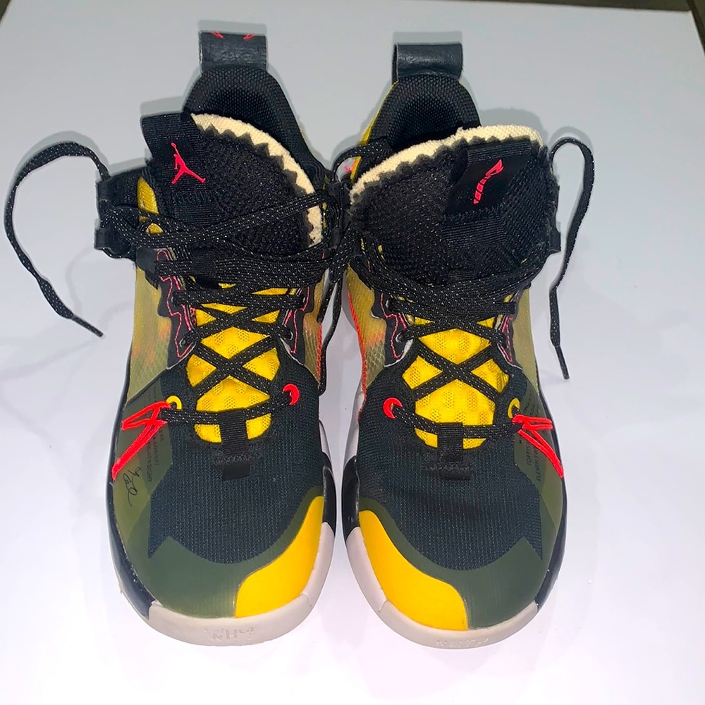 Jordan why not ones Boys size 4 Y
